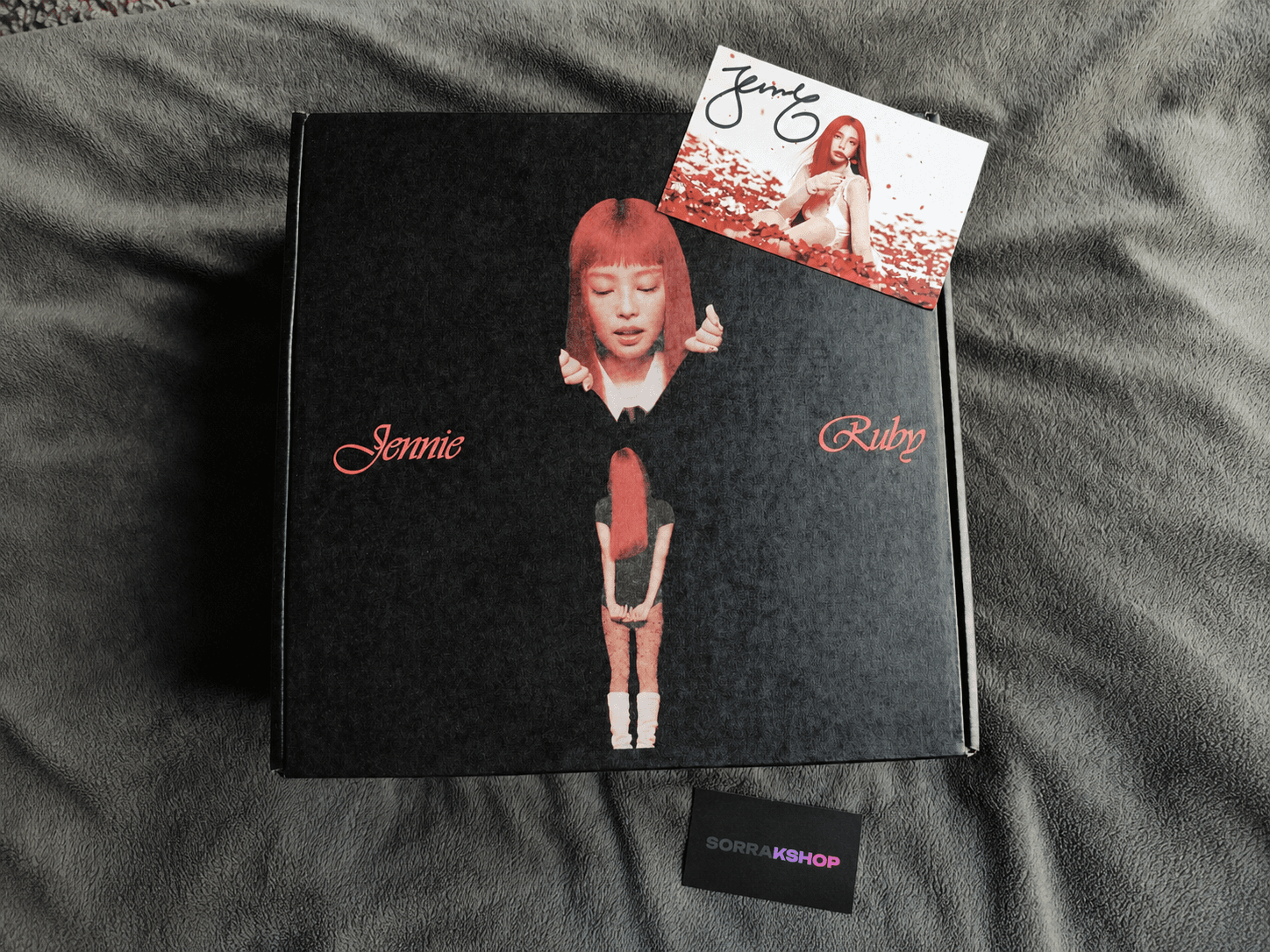 Unboxing album Jennie Ruby